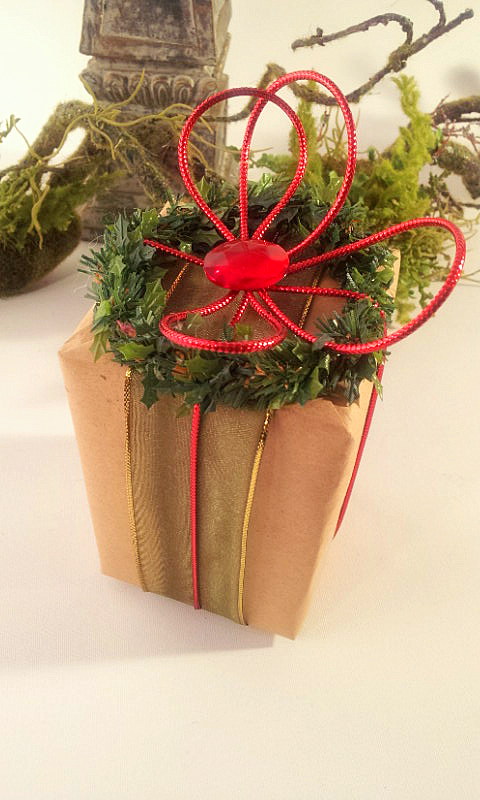 Box mit Kranz