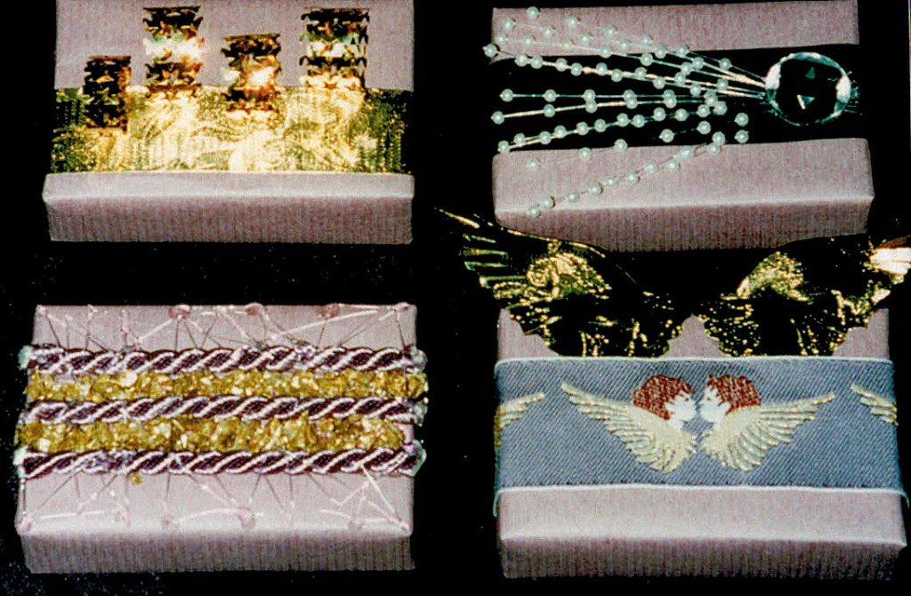 4 small designs lila & gold
