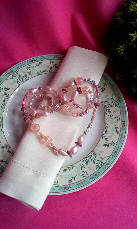 12.10.13 napkin decor heart of faux pearls 4 PIN