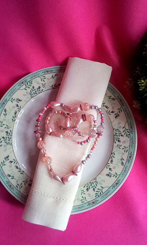 napkin decor heart of faux pearls 2