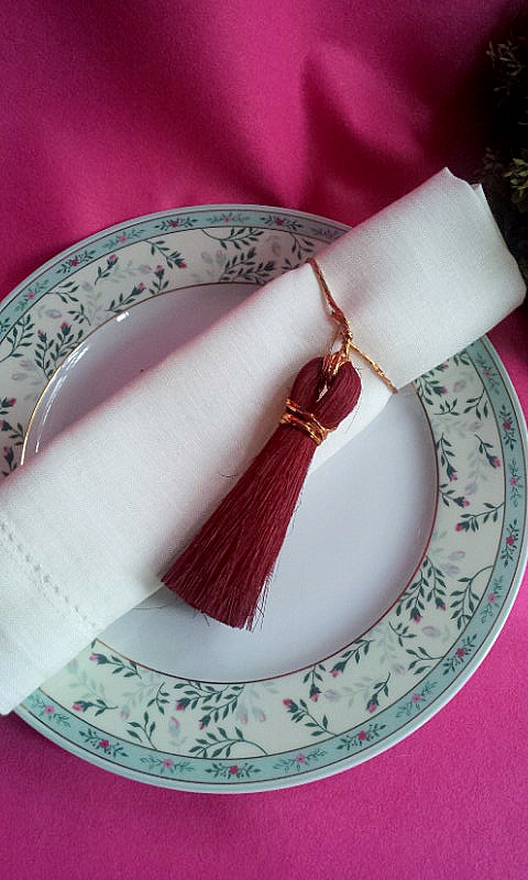 napkin decor tassel 1