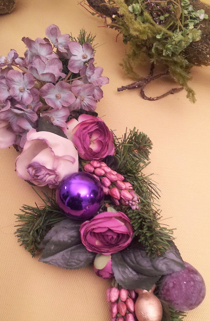 long Christmas centerpiece (useful also a candle deco)