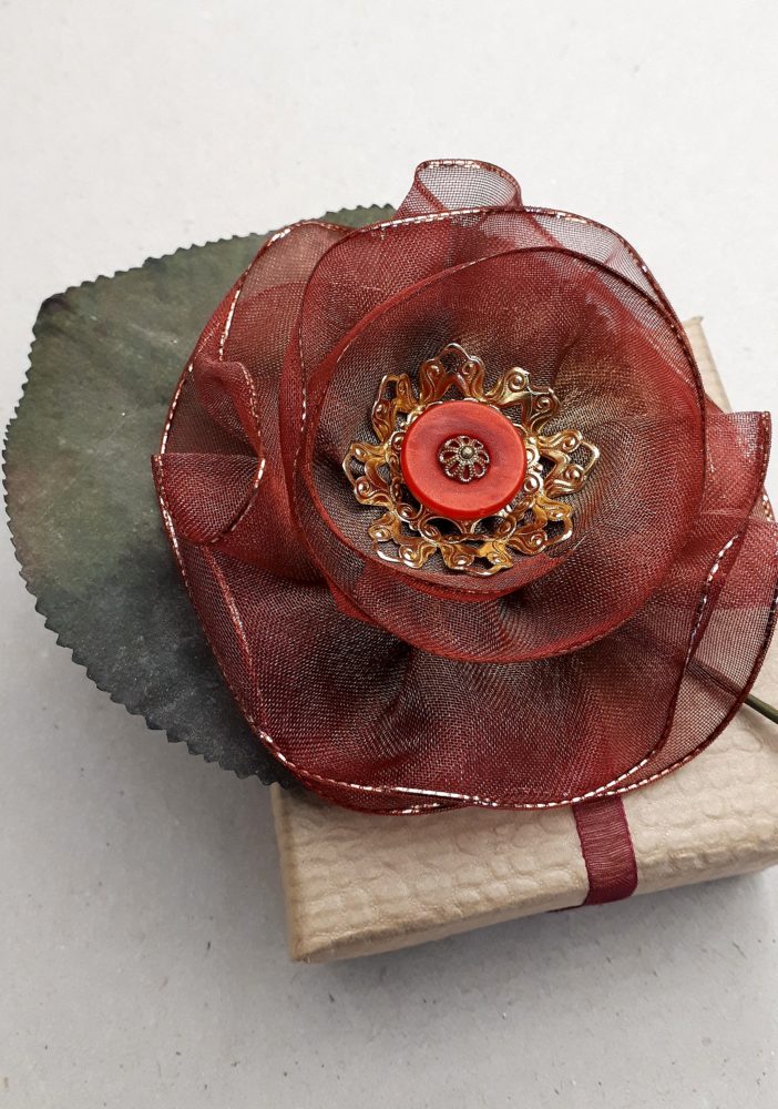 08.12.17 natur-rot Rosette 2 BLOG