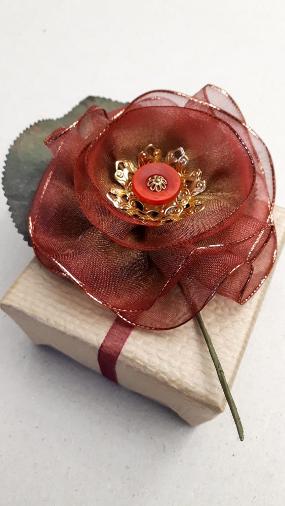 08.12.17 natur-rot Rosette 3 BLOG